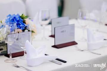 A sinalização de mesa inteligente da YalaTech patrocinou o China Business Experience Maker Festival