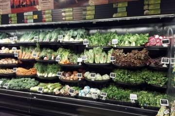 Como a etiqueta de prateleira eletrônica YALATECH reduz o desperdício de alimentos no varejo